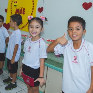 EDUCAÇÃO INFANTIL: SINGELOS GESTOS E SORRISOS, ORAÇÕES E BENÇÃOS - DIA DAS MÃES 2024