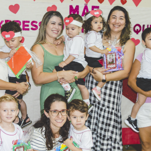 EDUCAÇÃO INFANTIL: SINGELOS GESTOS E SORRISOS, ORAÇÕES E BENÇÃOS - DIA DAS MÃES 2024