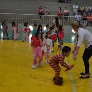 APRESENTAÇÕES EM HOMENAGEM AO DIA DAS MÃES