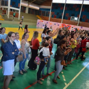 APRESENTAÇÕES EM HOMENAGEM AO DIA DAS MÃES