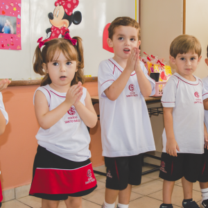 EDUCAÇÃO INFANTIL: SINGELOS GESTOS E SORRISOS, ORAÇÕES E BENÇÃOS - DIA DAS MÃES 2024