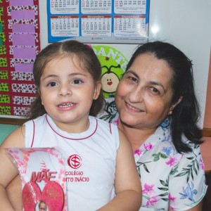 EDUCAÇÃO INFANTIL: SINGELOS GESTOS E SORRISOS, ORAÇÕES E BENÇÃOS - DIA DAS MÃES 2024