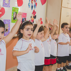 EDUCAÇÃO INFANTIL: SINGELOS GESTOS E SORRISOS, ORAÇÕES E BENÇÃOS - DIA DAS MÃES 2024