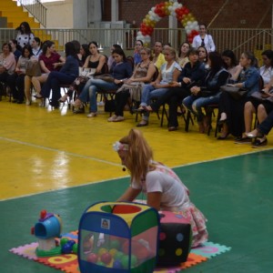 APRESENTAÇÕES EM HOMENAGEM AO DIA DAS MÃES