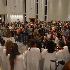 MISSA EM HOMENAGEM AO DIA DAS MÃES