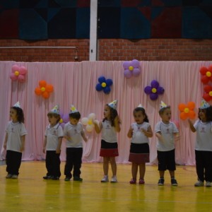 APRESENTAÇÕES EM HOMENAGEM AO DIA DAS MÃES