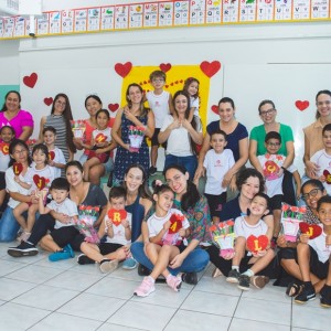 EDUCAÇÃO INFANTIL: SINGELOS GESTOS E SORRISOS, ORAÇÕES E BENÇÃOS - DIA DAS MÃES 2024