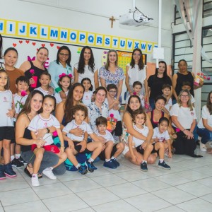 EDUCAÇÃO INFANTIL: SINGELOS GESTOS E SORRISOS, ORAÇÕES E BENÇÃOS - DIA DAS MÃES 2024