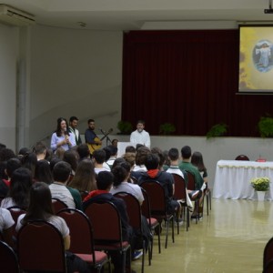 MISSA DE PÁSCOA PARA OS ALUNOS