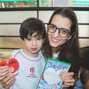 EDUCAÇÃO INFANTIL: SINGELOS GESTOS E SORRISOS, ORAÇÕES E BENÇÃOS - DIA DAS MÃES 2024