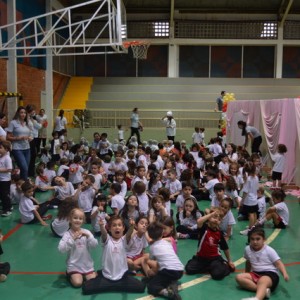 APRESENTAÇÕES EM HOMENAGEM AO DIA DAS MÃES