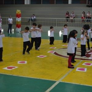 APRESENTAÇÕES EM HOMENAGEM AO DIA DAS MÃES