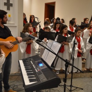 MISSA EM HOMENAGEM AO DIA DAS MÃES