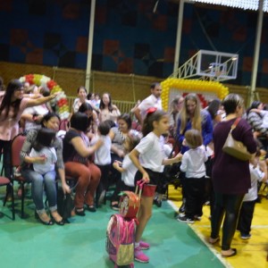 APRESENTAÇÕES EM HOMENAGEM AO DIA DAS MÃES