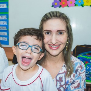 EDUCAÇÃO INFANTIL: SINGELOS GESTOS E SORRISOS, ORAÇÕES E BENÇÃOS - DIA DAS MÃES 2024