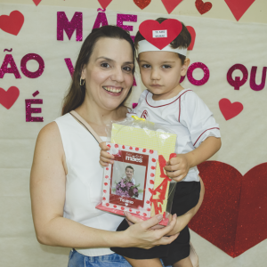 EDUCAÇÃO INFANTIL: SINGELOS GESTOS E SORRISOS, ORAÇÕES E BENÇÃOS - DIA DAS MÃES 2024