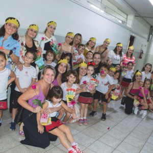 EDUCAÇÃO INFANTIL: SINGELOS GESTOS E SORRISOS, ORAÇÕES E BENÇÃOS - DIA DAS MÃES 2024