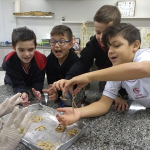 VISITA AO LABORATÓRIO DE CIÊNCIAS