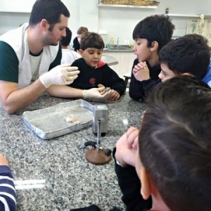 VISITA AO LABORATÓRIO DE CIÊNCIAS