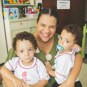 EDUCAÇÃO INFANTIL: SINGELOS GESTOS E SORRISOS, ORAÇÕES E BENÇÃOS - DIA DAS MÃES 2024