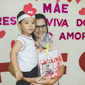 EDUCAÇÃO INFANTIL: SINGELOS GESTOS E SORRISOS, ORAÇÕES E BENÇÃOS - DIA DAS MÃES 2024