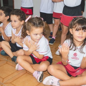 EDUCAÇÃO INFANTIL: SINGELOS GESTOS E SORRISOS, ORAÇÕES E BENÇÃOS - DIA DAS MÃES 2024