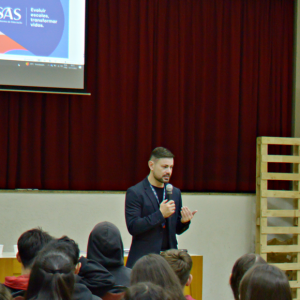 PALESTRA DIRECIONADA AOS NONOS ANOS, COM ÊNFASE NO MATERIAL DO SAS QUE SERÁ UTILIZADO NO 1º ANO DO ENSINO MÉDIO DE 2024