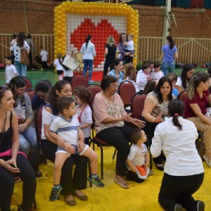 APRESENTAÇÕES EM HOMENAGEM AO DIA DAS MÃES