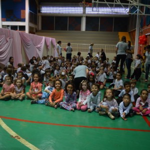 APRESENTAÇÕES EM HOMENAGEM AO DIA DAS MÃES