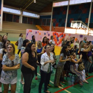 APRESENTAÇÕES EM HOMENAGEM AO DIA DAS MÃES