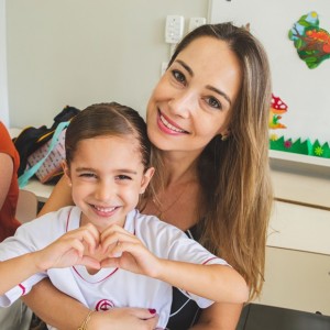 EDUCAÇÃO INFANTIL: SINGELOS GESTOS E SORRISOS, ORAÇÕES E BENÇÃOS - DIA DAS MÃES 2024