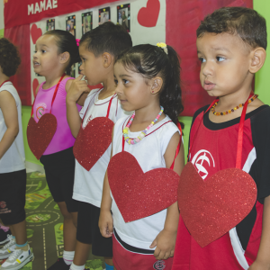 EDUCAÇÃO INFANTIL: SINGELOS GESTOS E SORRISOS, ORAÇÕES E BENÇÃOS - DIA DAS MÃES 2024