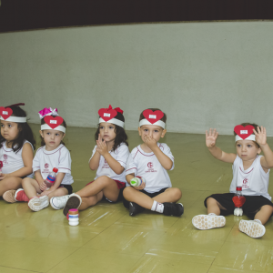 EDUCAÇÃO INFANTIL: SINGELOS GESTOS E SORRISOS, ORAÇÕES E BENÇÃOS - DIA DAS MÃES 2024