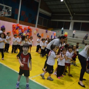 APRESENTAÇÕES EM HOMENAGEM AO DIA DAS MÃES