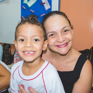 EDUCAÇÃO INFANTIL: SINGELOS GESTOS E SORRISOS, ORAÇÕES E BENÇÃOS - DIA DAS MÃES 2024