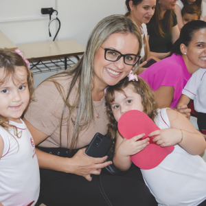 EDUCAÇÃO INFANTIL: SINGELOS GESTOS E SORRISOS, ORAÇÕES E BENÇÃOS - DIA DAS MÃES 2024