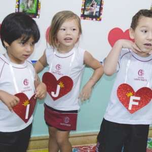 EDUCAÇÃO INFANTIL: SINGELOS GESTOS E SORRISOS, ORAÇÕES E BENÇÃOS - DIA DAS MÃES 2024