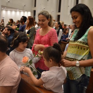 MISSA EM HOMENAGEM AO DIA DAS MÃES