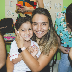 EDUCAÇÃO INFANTIL: SINGELOS GESTOS E SORRISOS, ORAÇÕES E BENÇÃOS - DIA DAS MÃES 2024