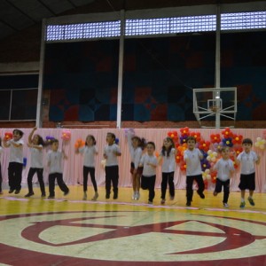 APRESENTAÇÕES EM HOMENAGEM AO DIA DAS MÃES