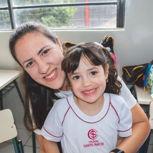 EDUCAÇÃO INFANTIL: SINGELOS GESTOS E SORRISOS, ORAÇÕES E BENÇÃOS - DIA DAS MÃES 2024