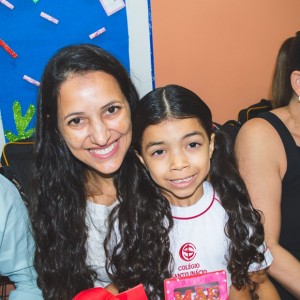 EDUCAÇÃO INFANTIL: SINGELOS GESTOS E SORRISOS, ORAÇÕES E BENÇÃOS - DIA DAS MÃES 2024