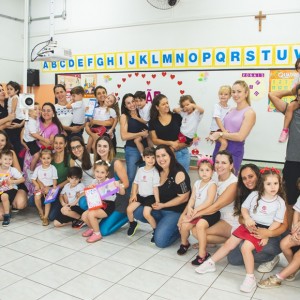 EDUCAÇÃO INFANTIL: SINGELOS GESTOS E SORRISOS, ORAÇÕES E BENÇÃOS - DIA DAS MÃES 2024