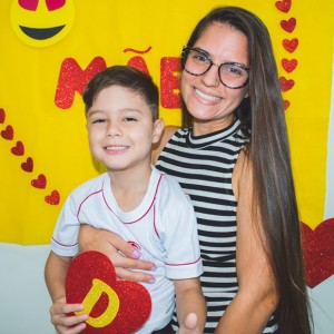 EDUCAÇÃO INFANTIL: SINGELOS GESTOS E SORRISOS, ORAÇÕES E BENÇÃOS - DIA DAS MÃES 2024