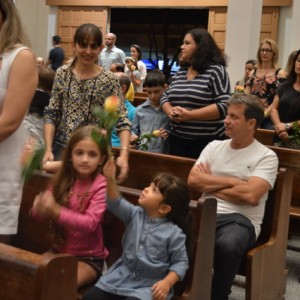 MISSA EM HOMENAGEM AO DIA DAS MÃES