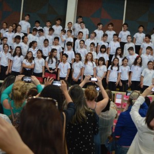 APRESENTAÇÕES EM HOMENAGEM AO DIA DAS MÃES