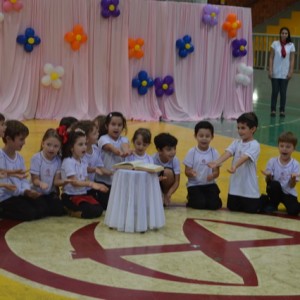 APRESENTAÇÕES EM HOMENAGEM AO DIA DAS MÃES