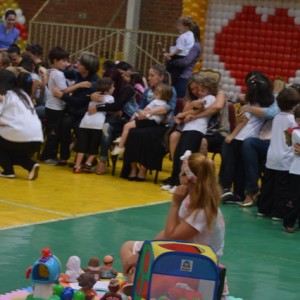 APRESENTAÇÕES EM HOMENAGEM AO DIA DAS MÃES