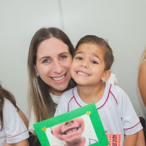 EDUCAÇÃO INFANTIL: SINGELOS GESTOS E SORRISOS, ORAÇÕES E BENÇÃOS - DIA DAS MÃES 2024