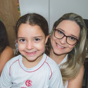 EDUCAÇÃO INFANTIL: SINGELOS GESTOS E SORRISOS, ORAÇÕES E BENÇÃOS - DIA DAS MÃES 2024